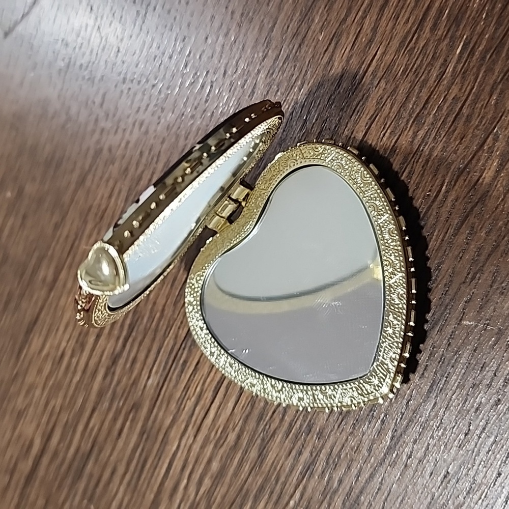 Floral Makeup Compact Mirror.